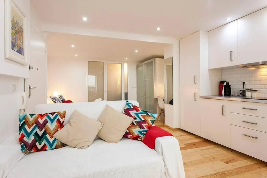 Charming Studio In Mouraria Lisbon