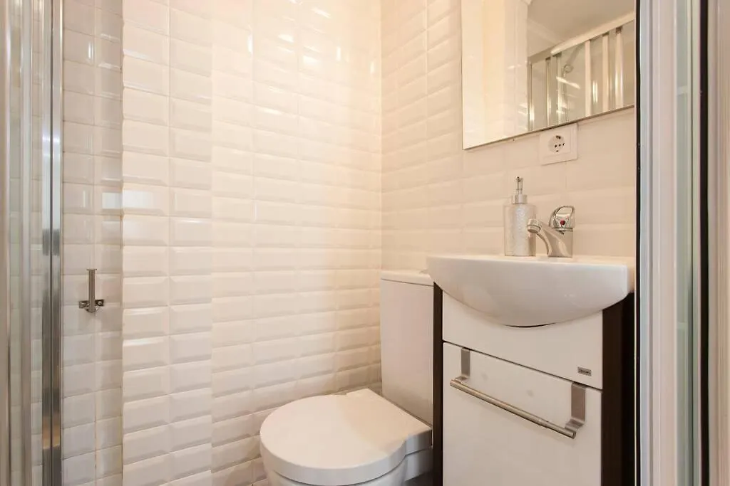 Apartment Charming Studio In Mouraria Lisbon Portugal